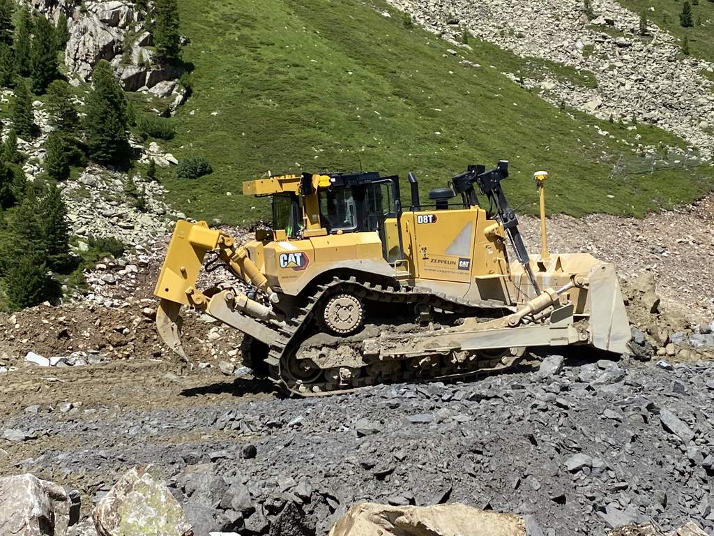 Dozer CAT D8T mit Trimble Earthworks Single GNSS