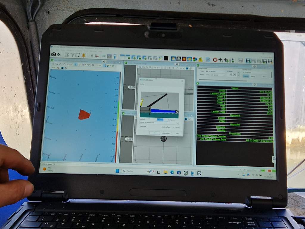 Display Trimble Marine Construction System
