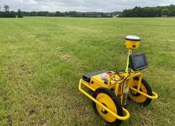 Praxis: Ob beim Wacken Open Air oder im Straßenbau – mit dem Absteckroboter schneller zum Ziel